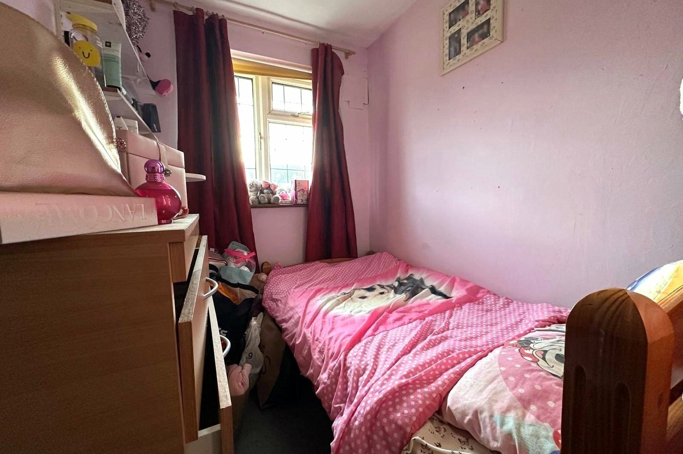 3 bedroom house for sale in London | Robinson Jackson