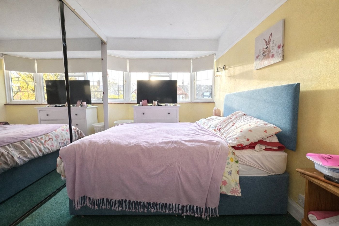 3 bedroom house for sale in London | Robinson Jackson