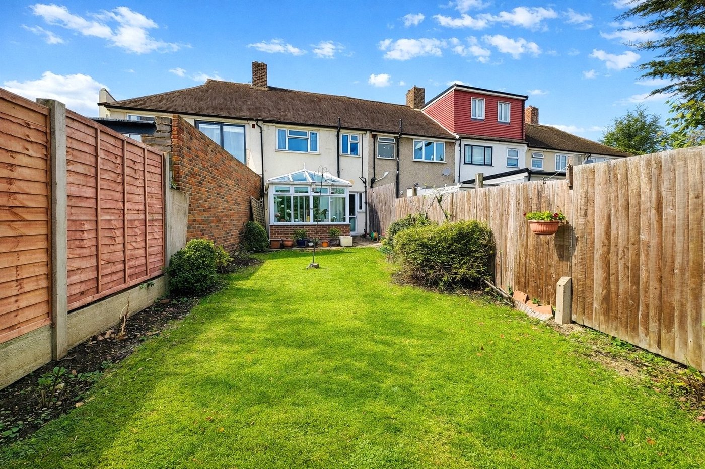 3 bedroom house for sale in London | Robinson Jackson