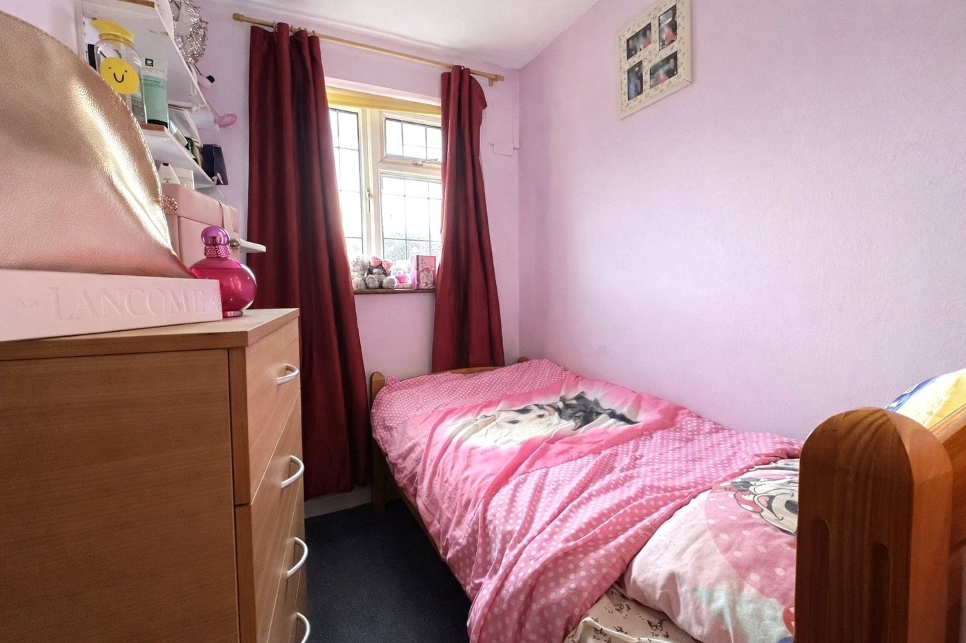 3 bedroom house for sale in London | Robinson Jackson