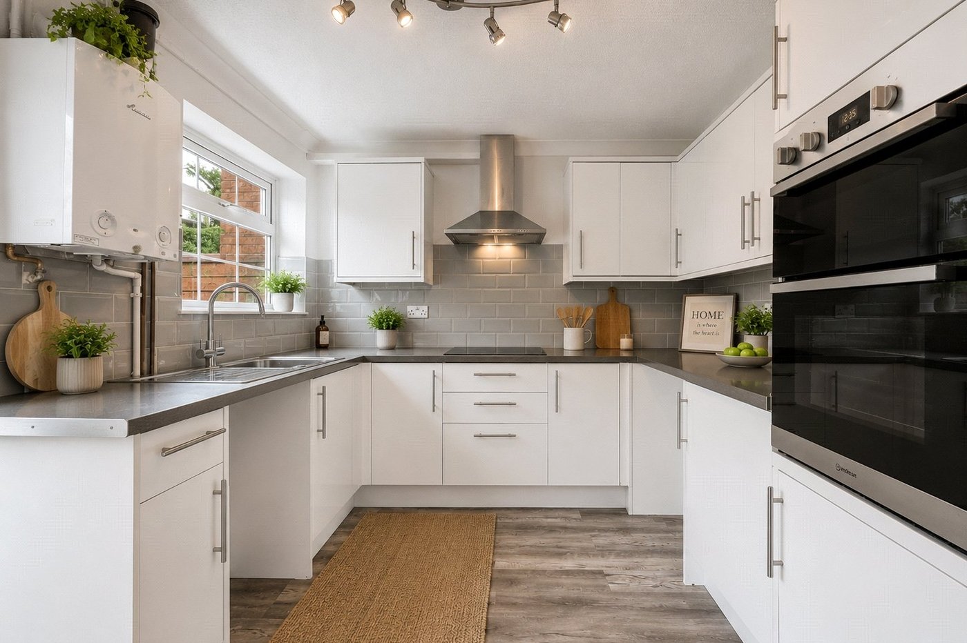 4 bedroom property for sale in Rainham | Robinson Michael & Jackson
