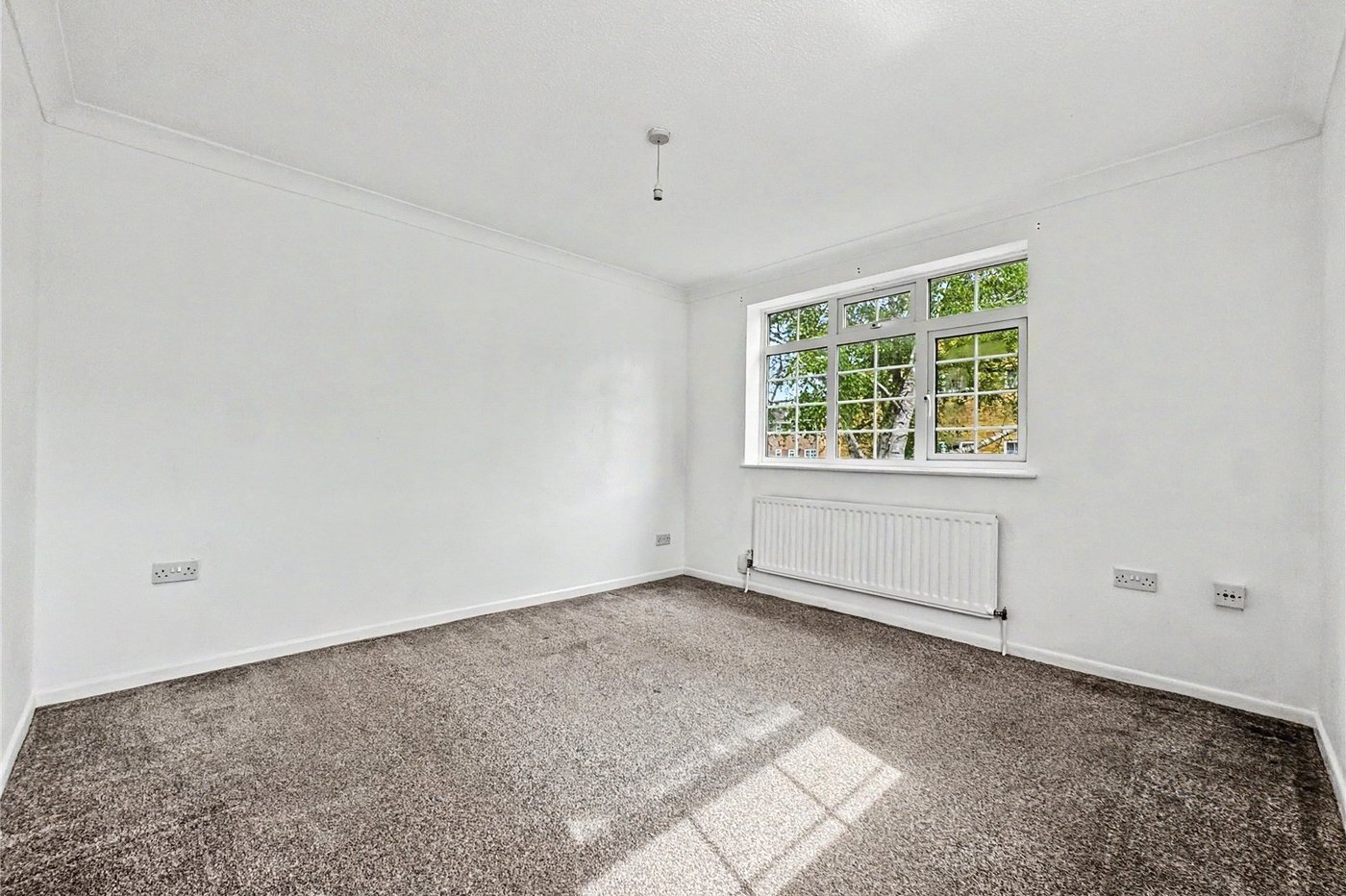 4 bedroom property for sale in Rainham | Robinson Michael & Jackson