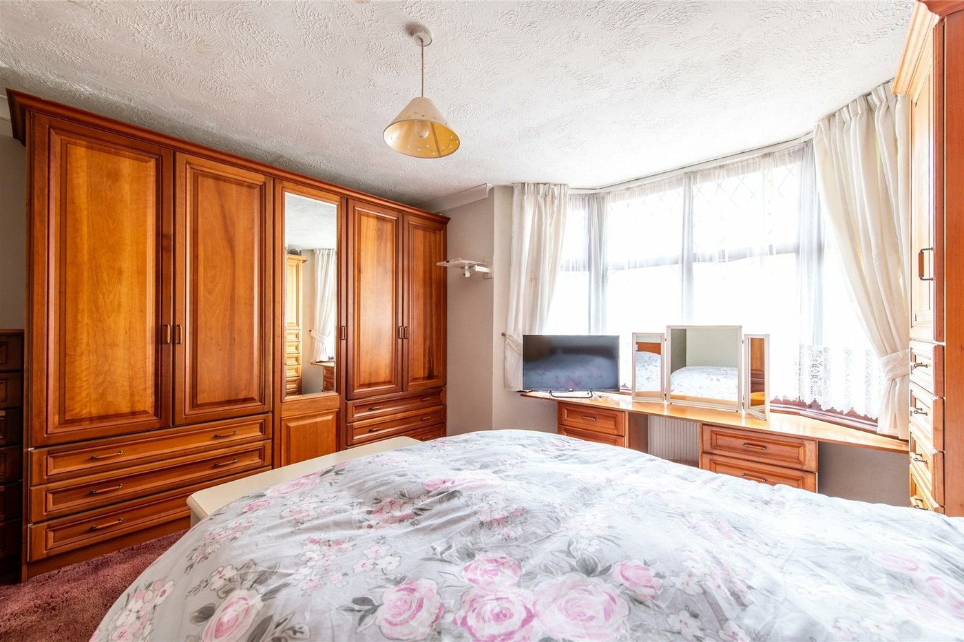 4 bedroom bungalow for sale in Maidstone | Robinson Michael & Jackson