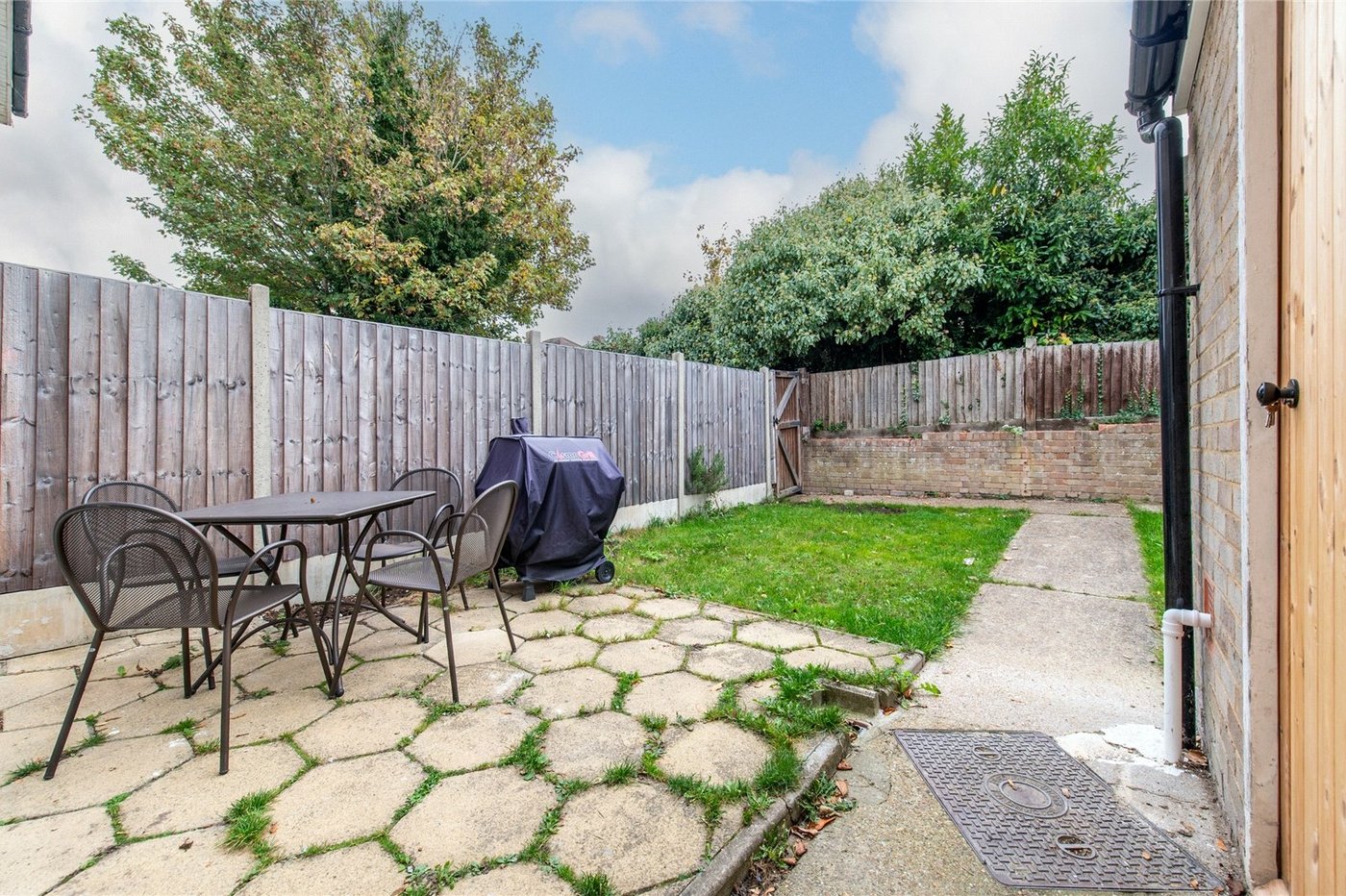 2 bedroom house for sale in Gravesend | Robinson Michael & Jackson