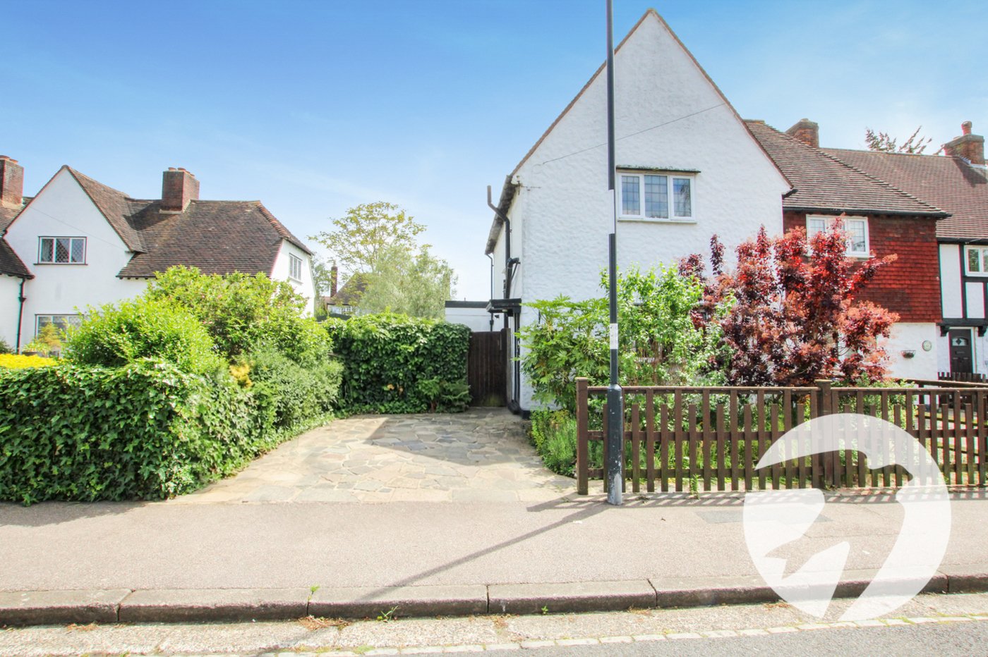 3 bedroom house for sale in London | Robinson Jackson