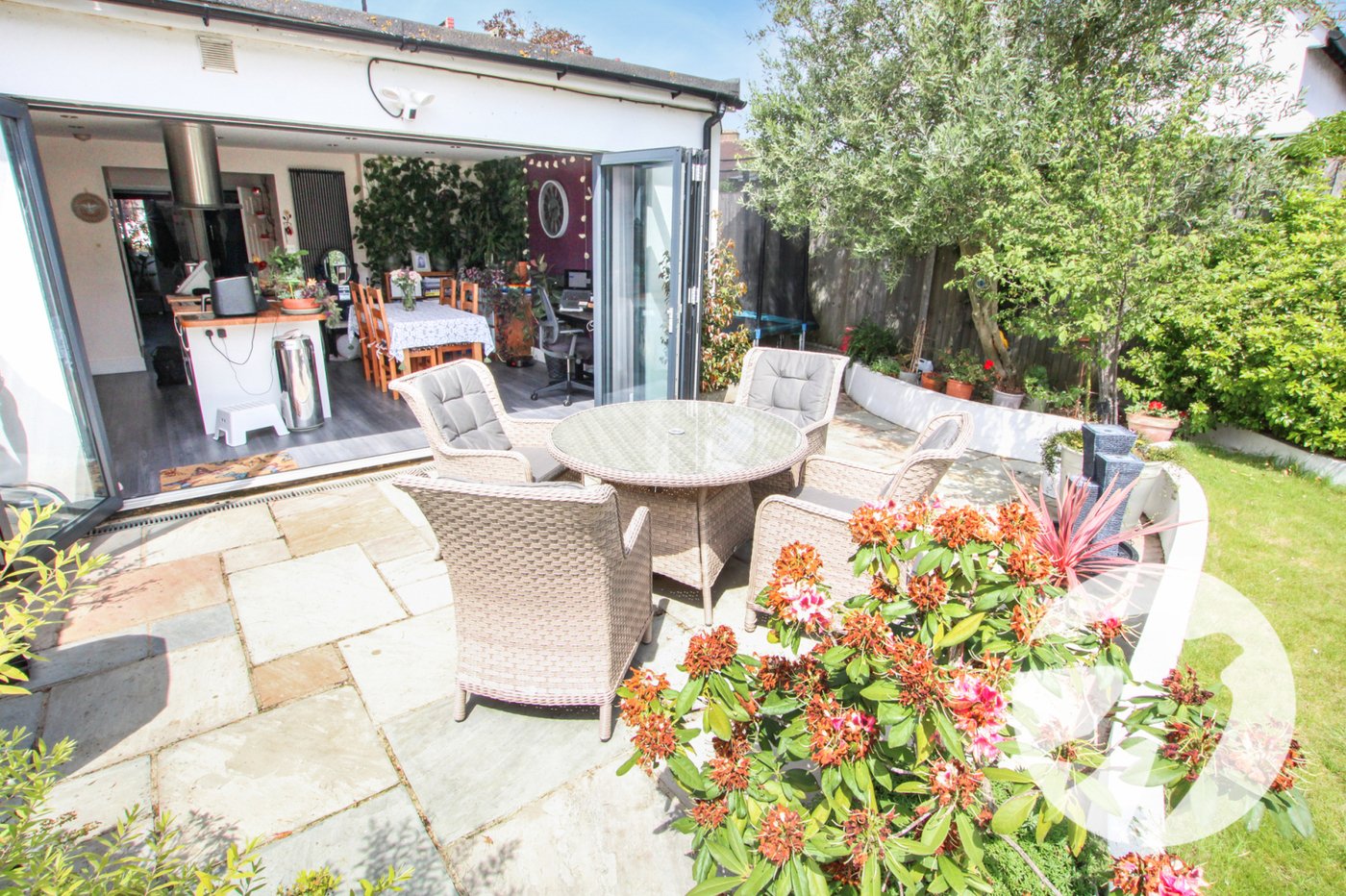 3 bedroom house for sale in London | Robinson Jackson
