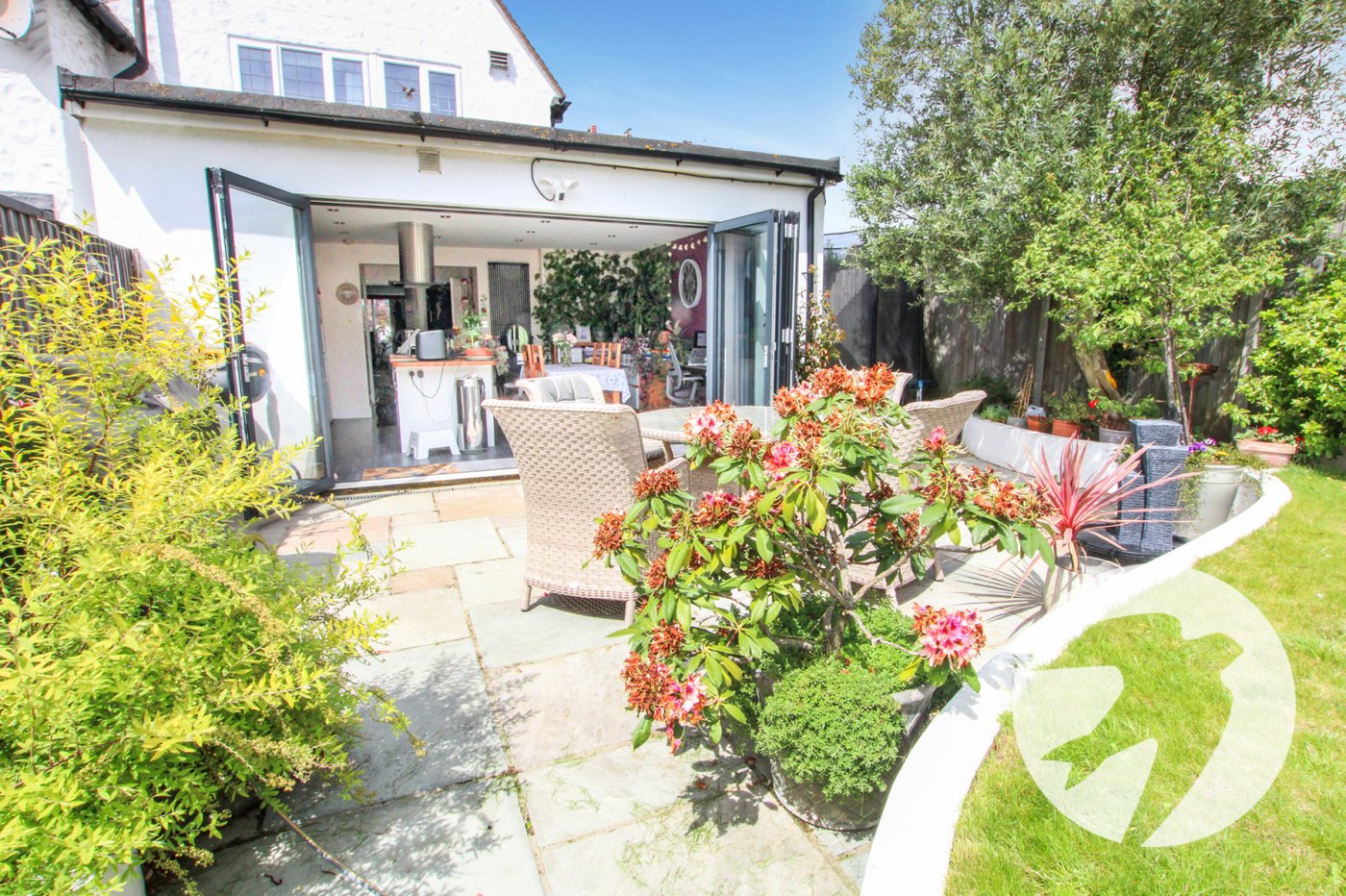 3 bedroom house for sale in London | Robinson Jackson