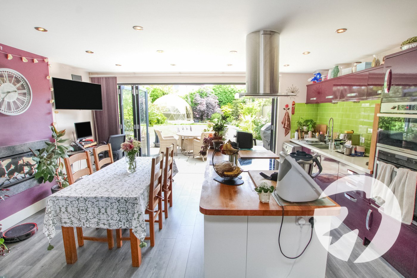 3 bedroom house for sale in London | Robinson Jackson
