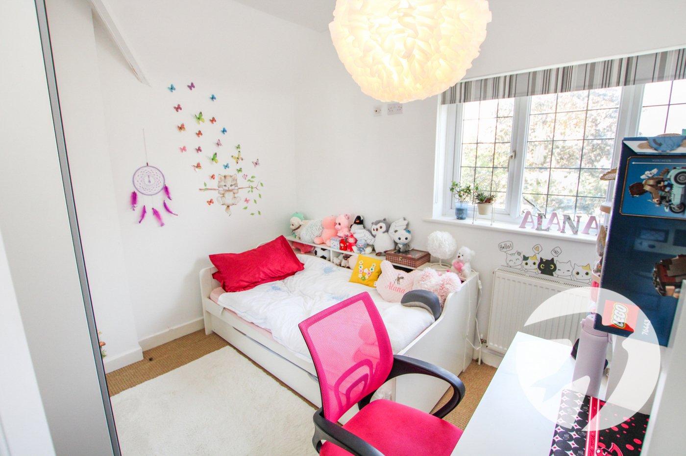3 bedroom house for sale in London | Robinson Jackson