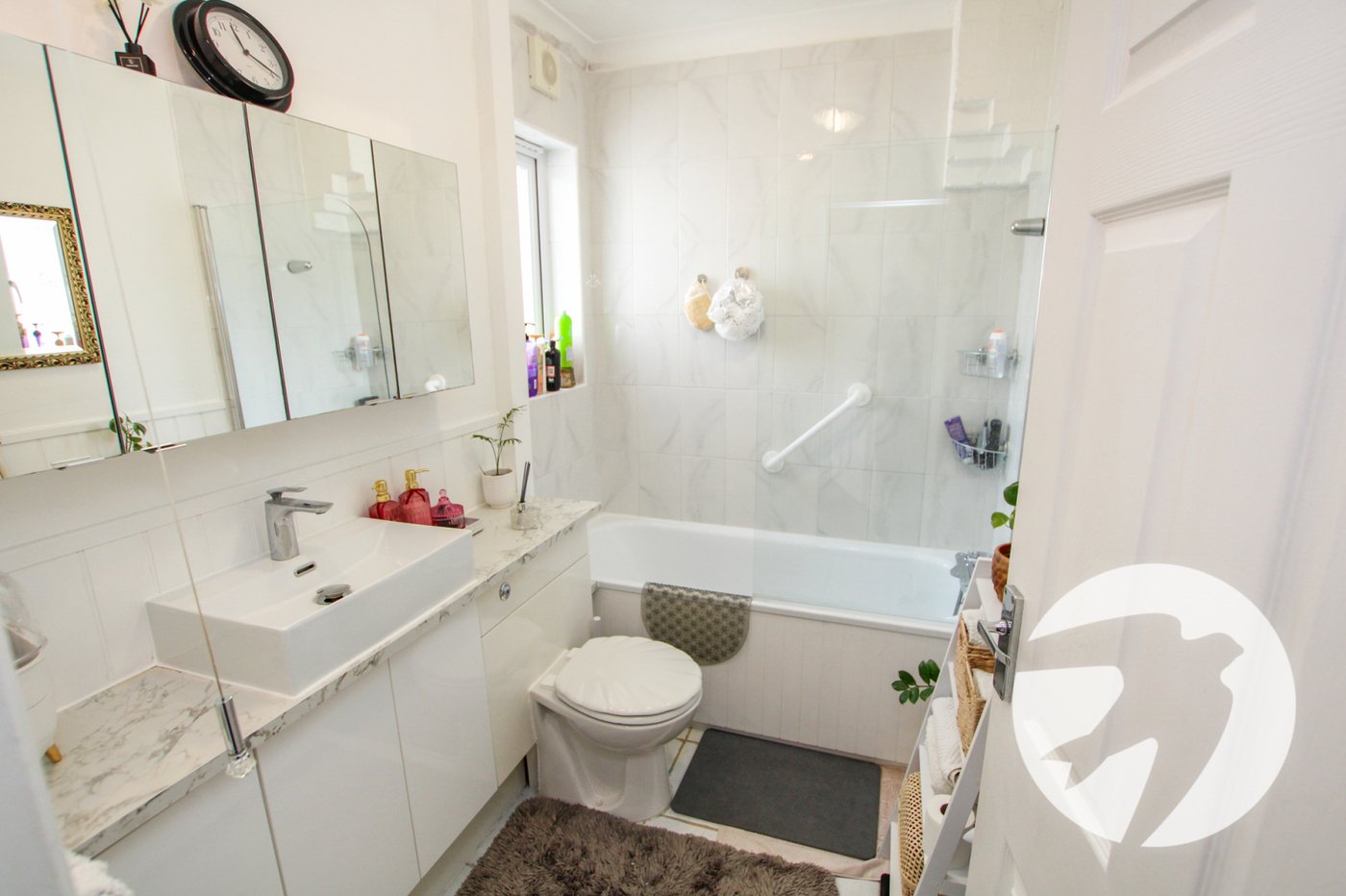 3 bedroom house for sale in London | Robinson Jackson