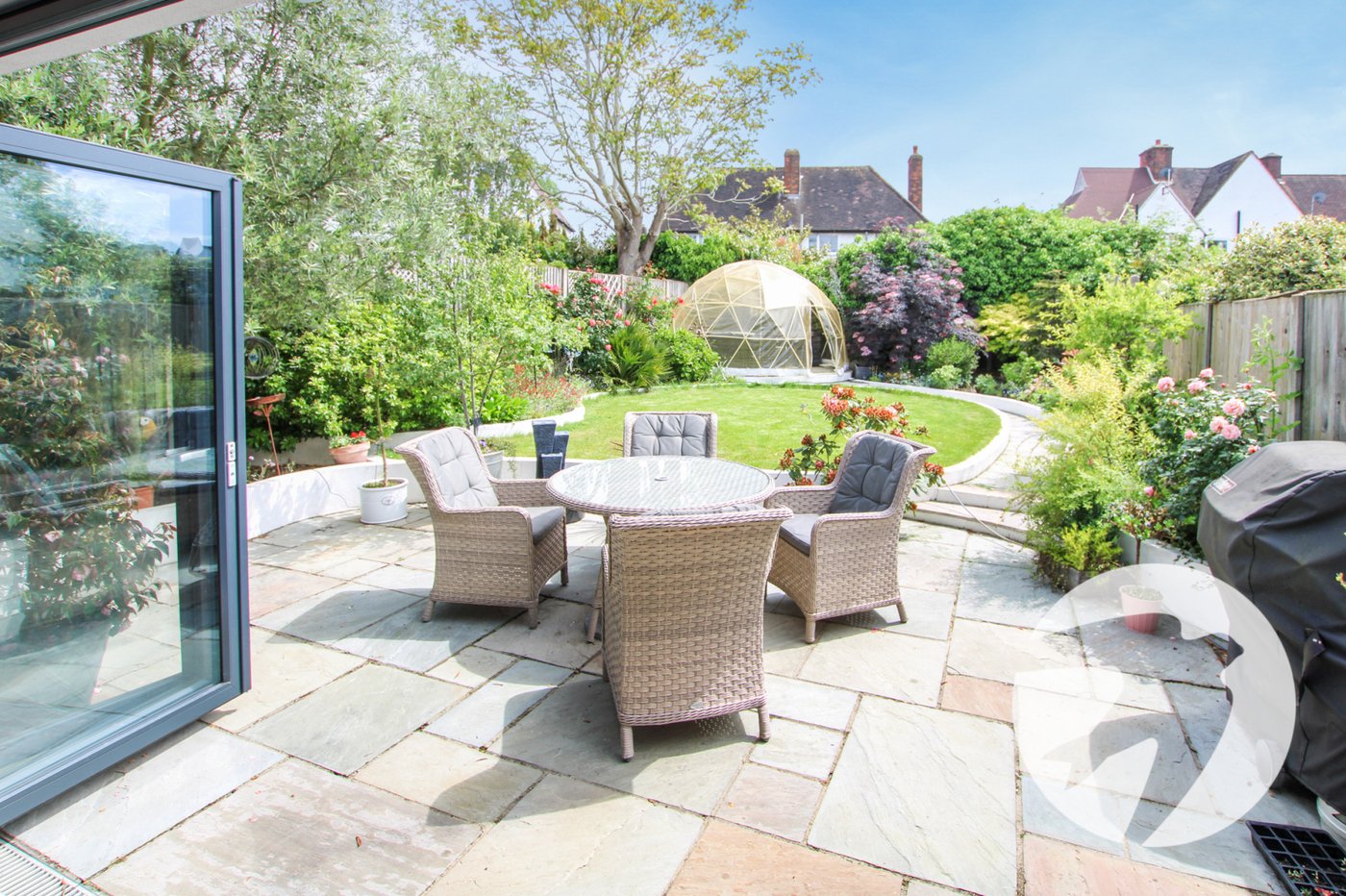 3 bedroom house for sale in London | Robinson Jackson