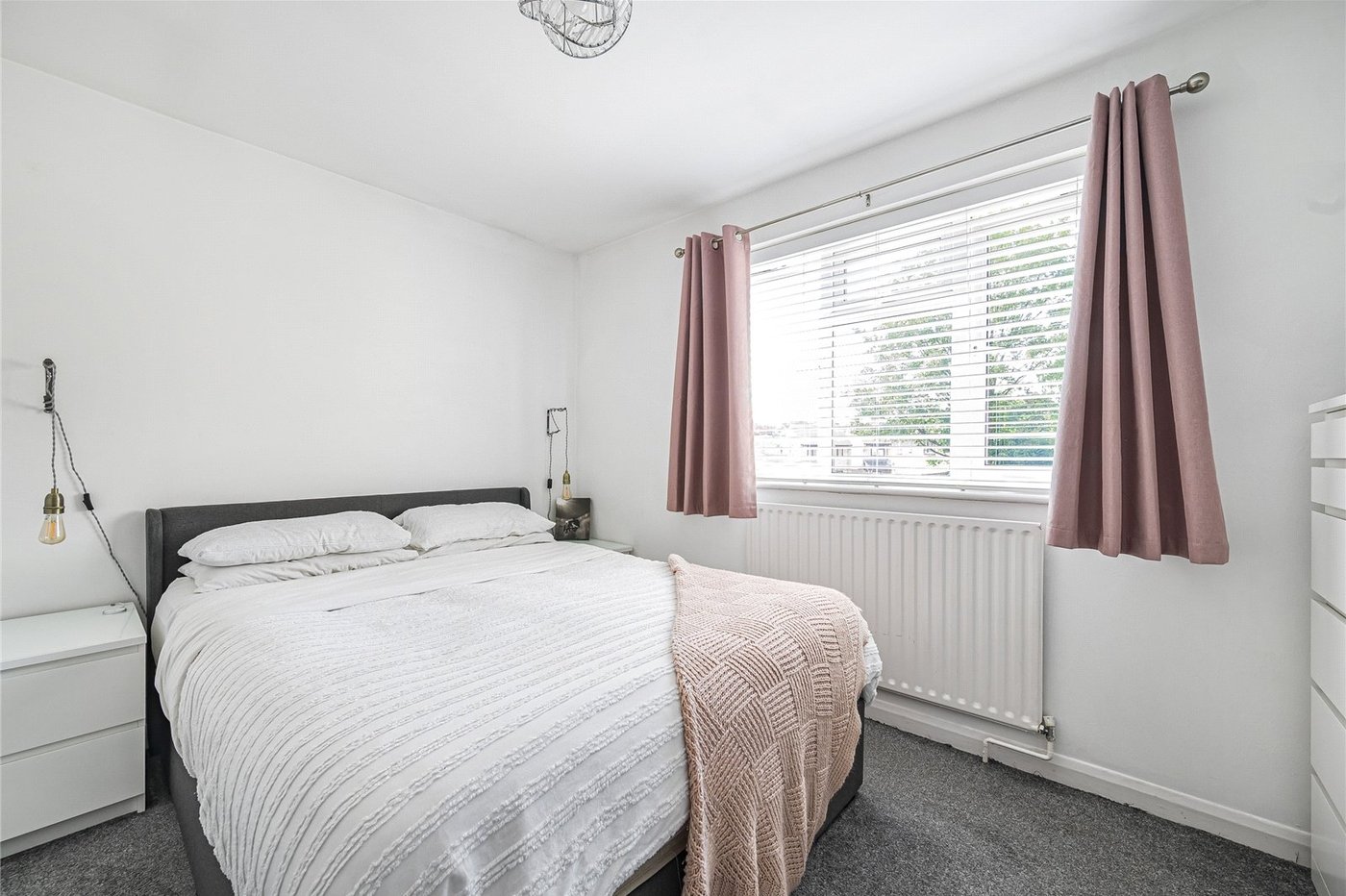 2 bedroom house for sale in Greenhithe | Robinson Jackson