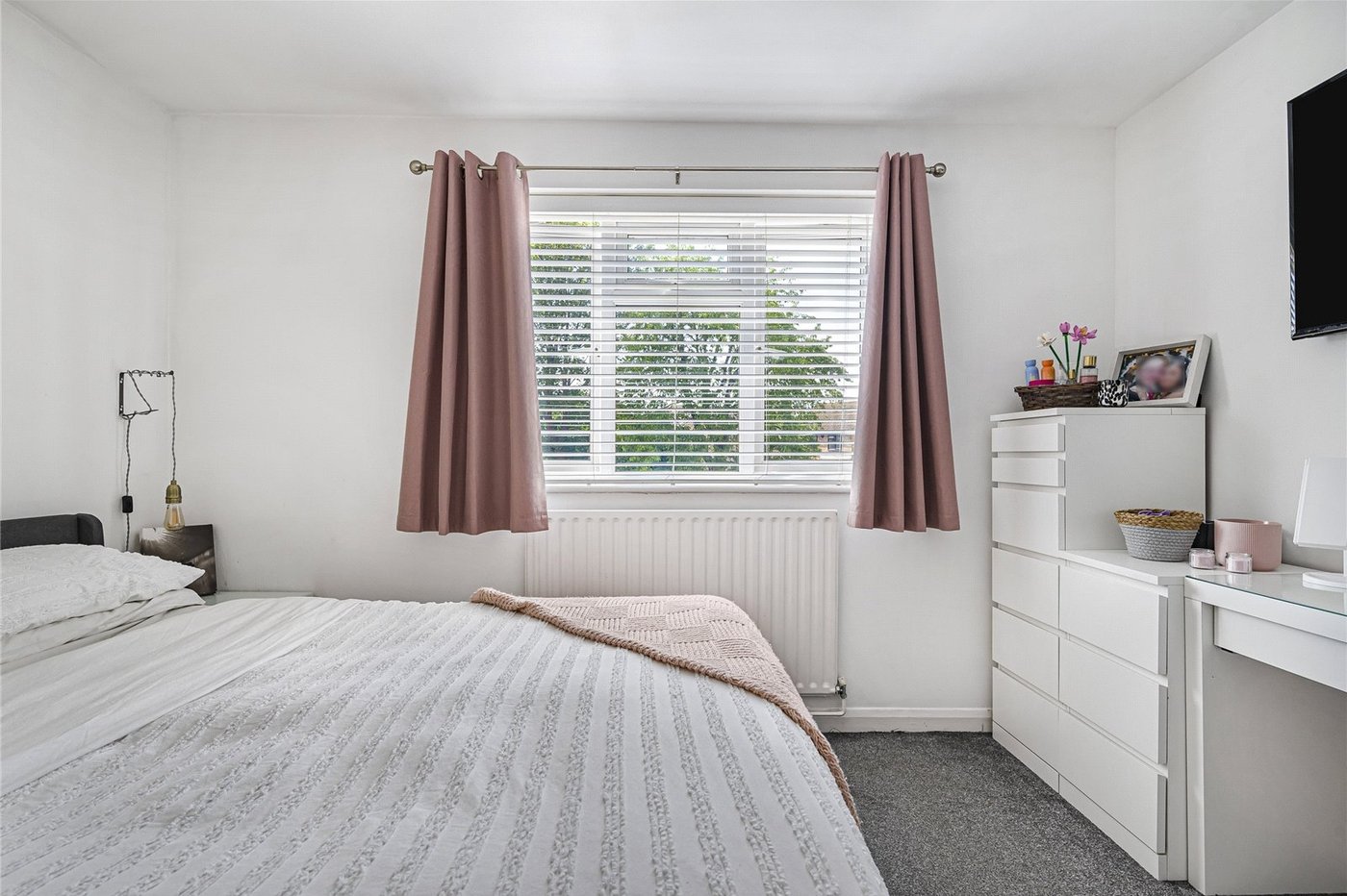 2 bedroom house for sale in Greenhithe | Robinson Jackson