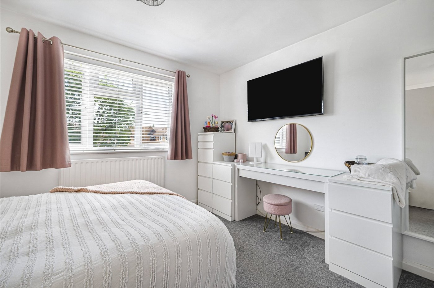 2 bedroom house for sale in Greenhithe | Robinson Jackson
