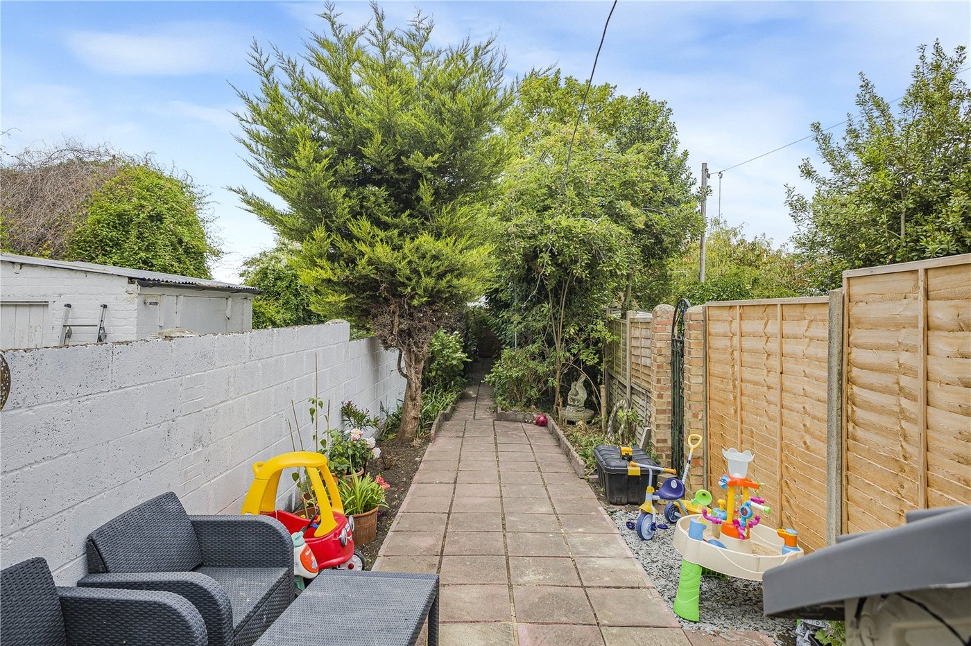 2 bedroom house for sale in Chalk | Robinson Michael & Jackson