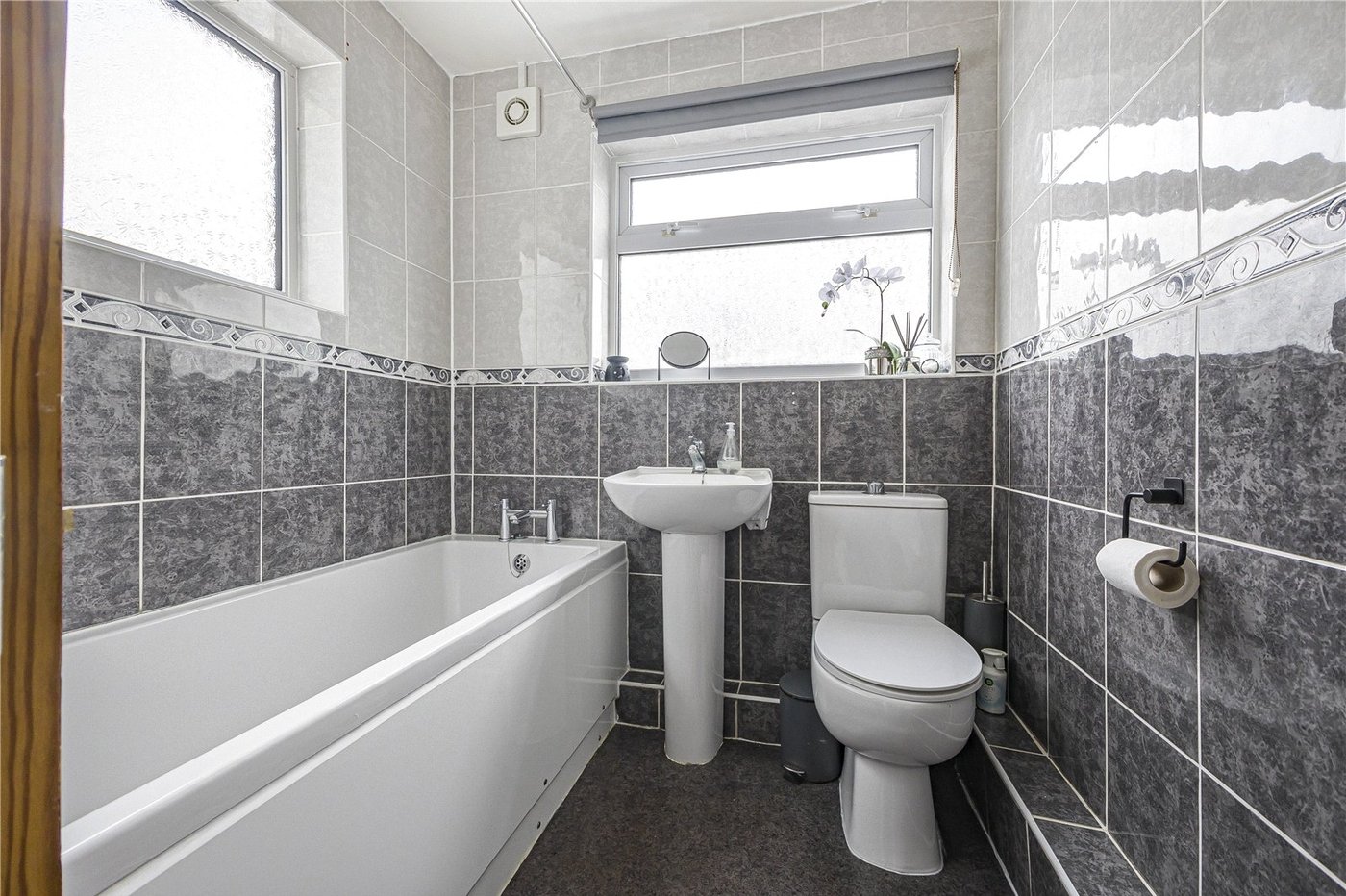 2 bedroom house for sale in Chalk | Robinson Michael & Jackson