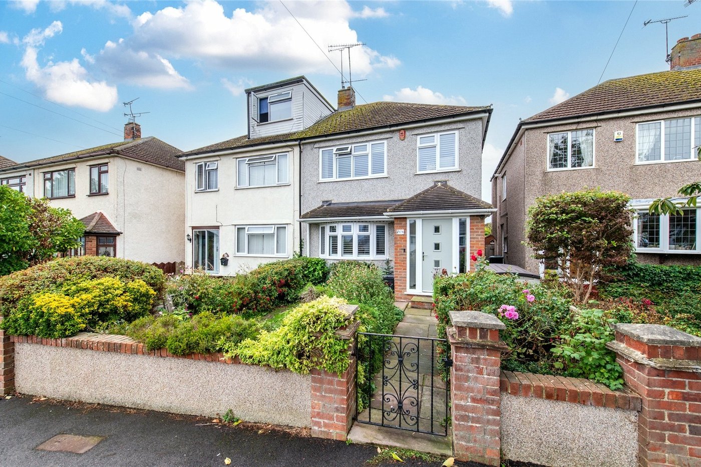 3 bedroom house for sale in Chalk | Robinson Michael & Jackson