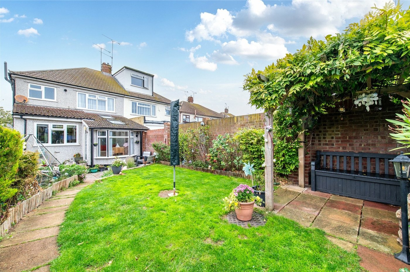 3 bedroom house for sale in Chalk | Robinson Michael & Jackson