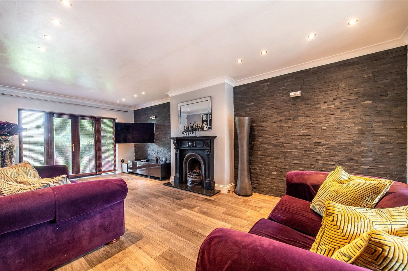 4 bedroom house for sale in Rainham | Robinson Michael & Jackson