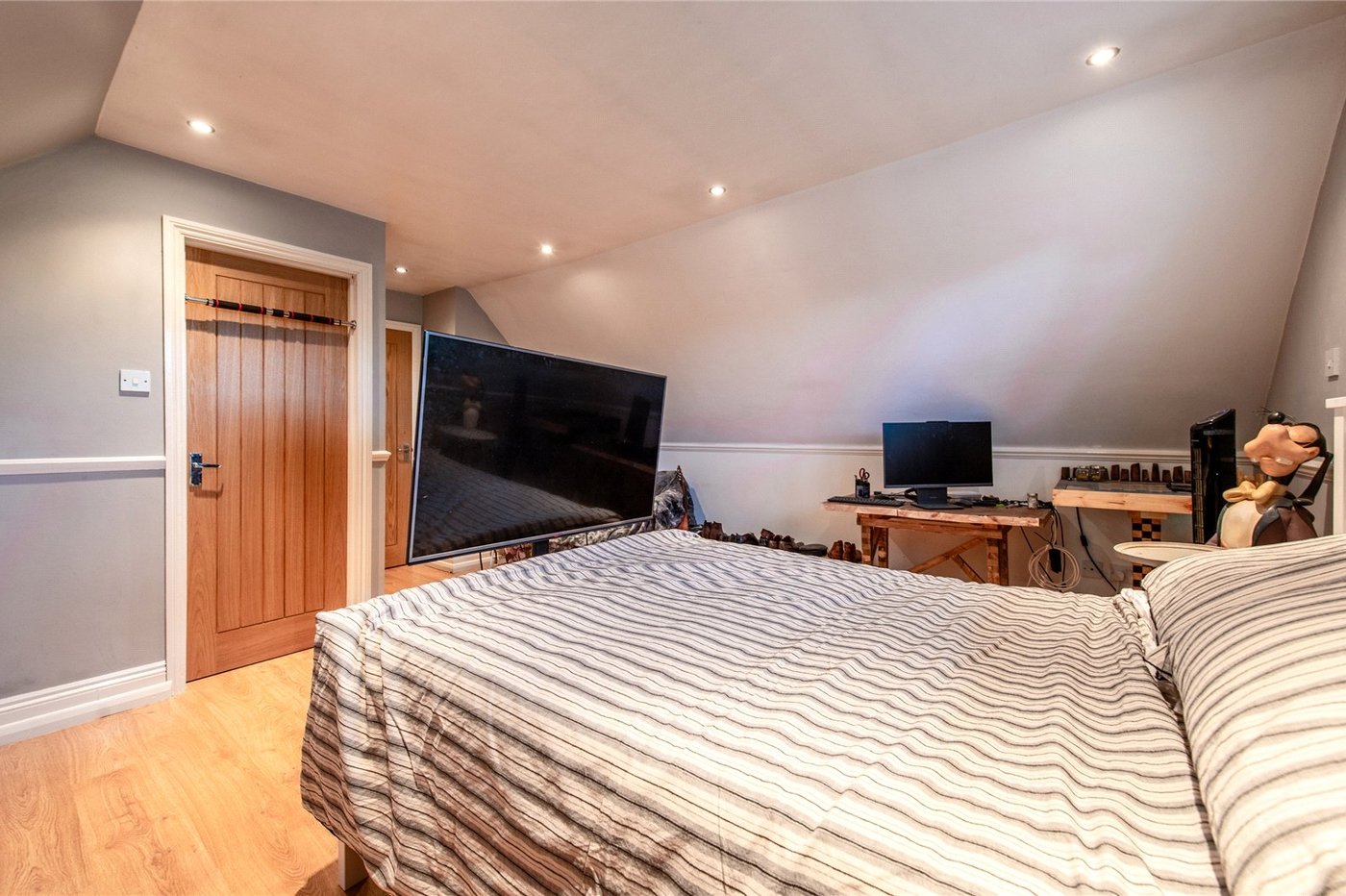 4 bedroom house for sale in Rainham | Robinson Michael & Jackson