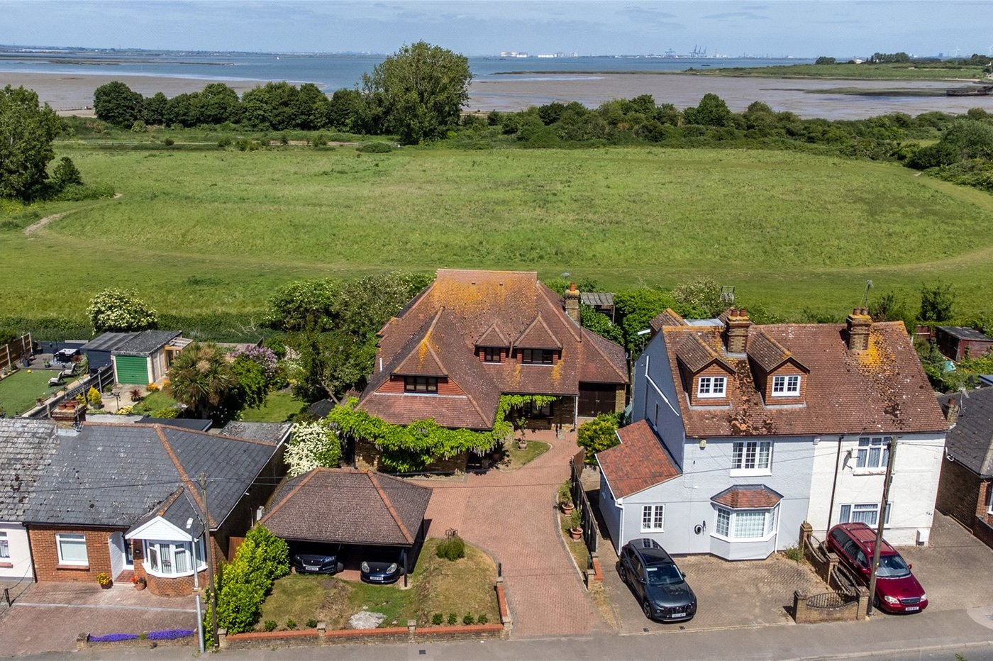 4 bedroom house for sale in Rainham | Robinson Michael & Jackson