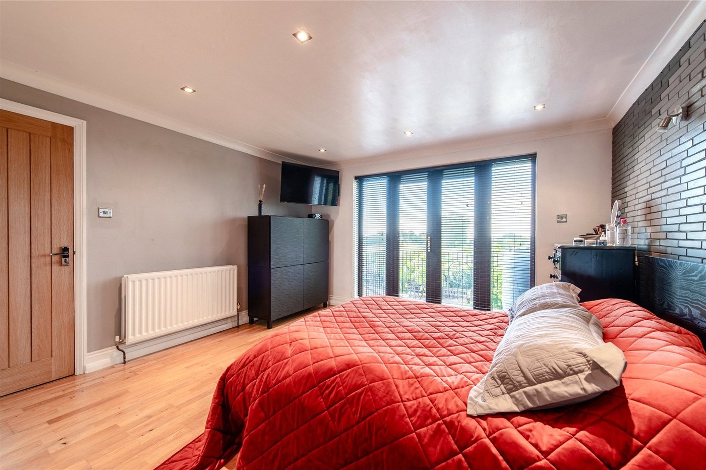 4 bedroom house for sale in Rainham | Robinson Michael & Jackson