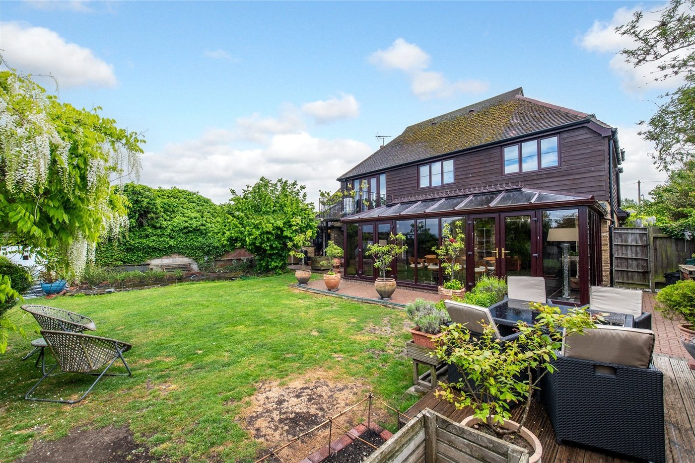 4 bedroom house for sale in Rainham | Robinson Michael & Jackson