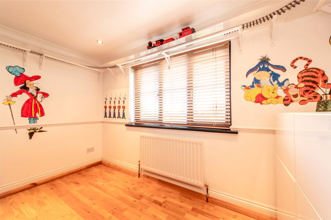 4 bedroom house for sale in Rainham | Robinson Michael & Jackson