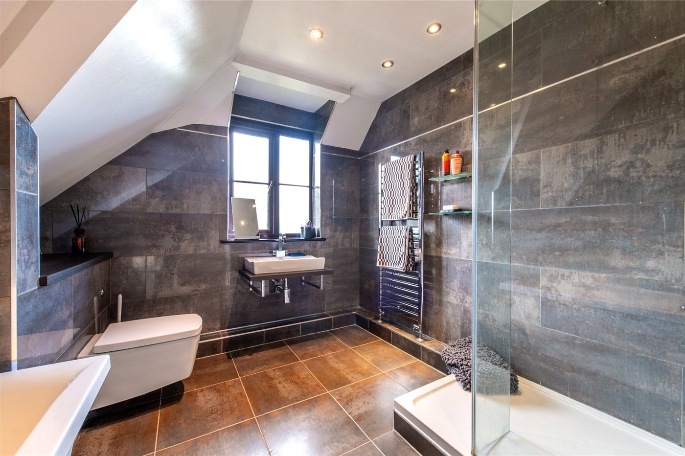 4 bedroom house for sale in Rainham | Robinson Michael & Jackson