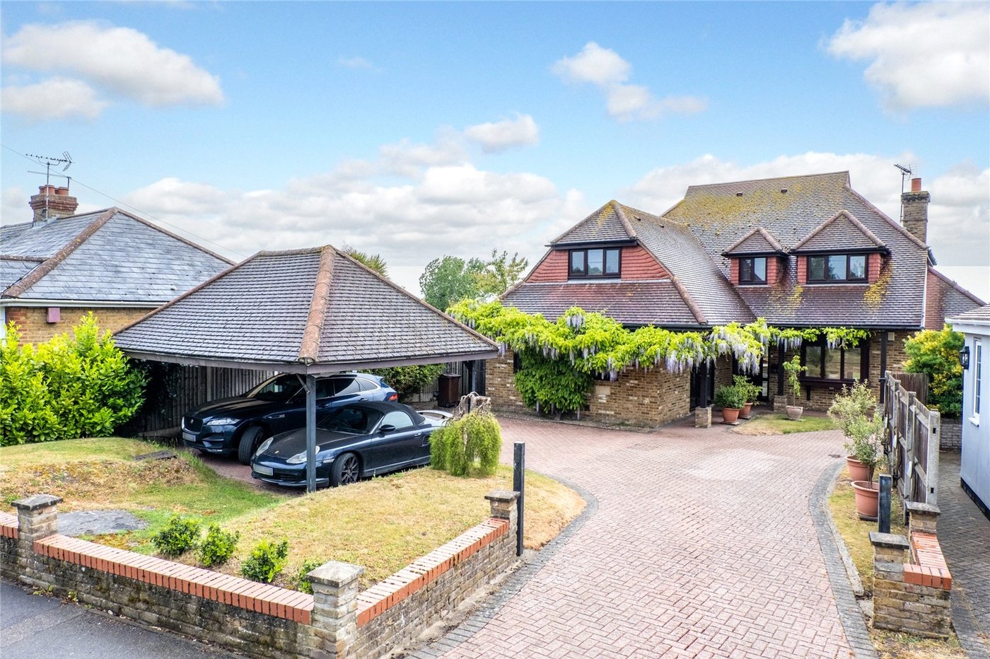 4 bedroom house for sale in Rainham | Robinson Michael & Jackson