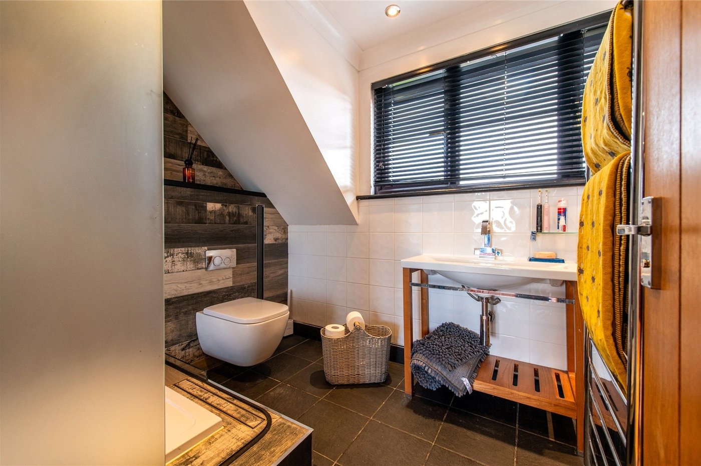 4 bedroom house for sale in Rainham | Robinson Michael & Jackson
