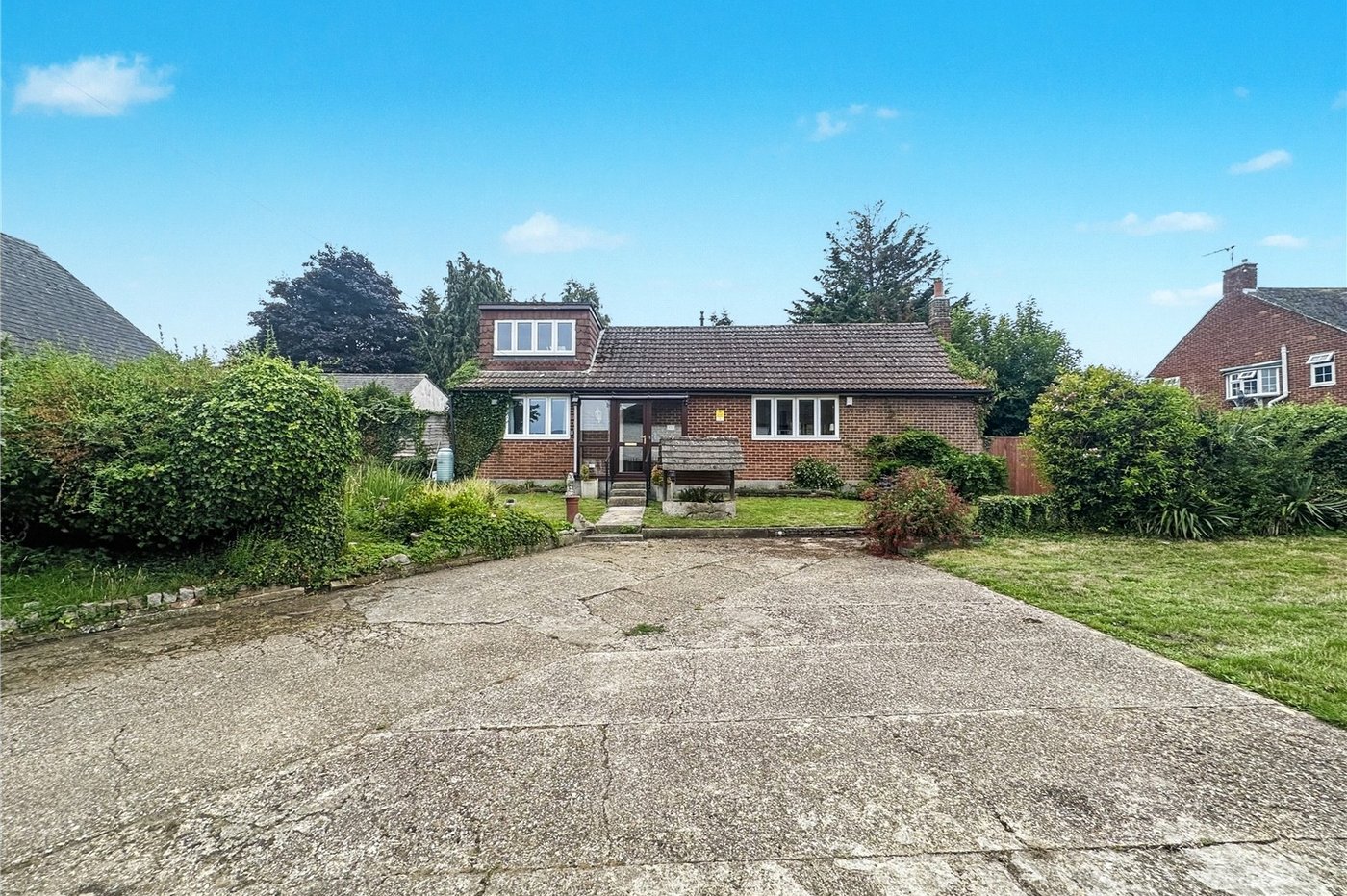 4 bedroom bungalow for sale in Rainham | Robinson Michael & Jackson