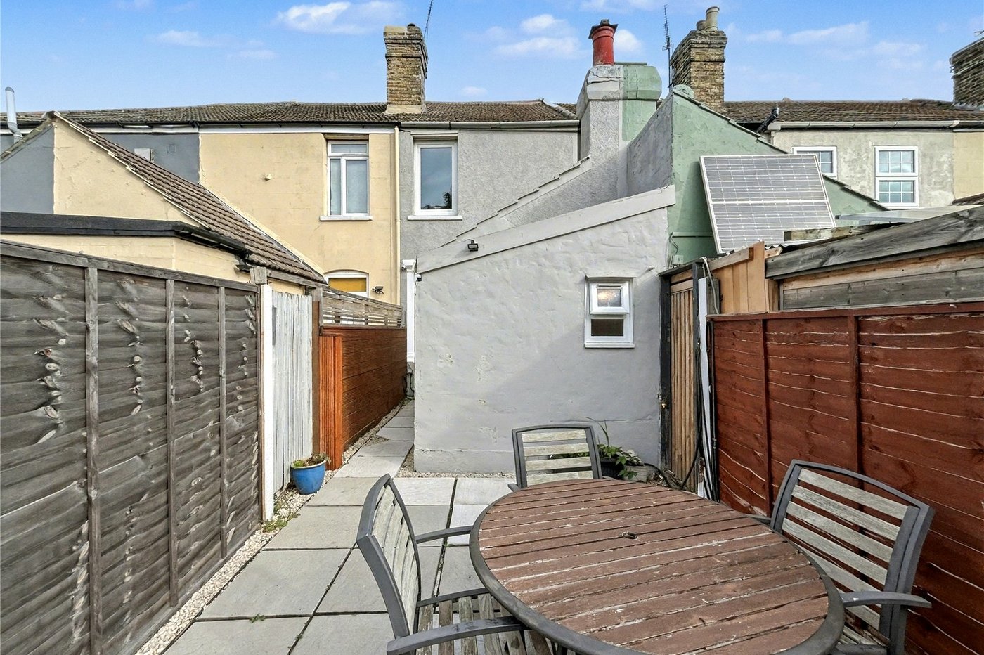 2 bedroom house for sale in Rainham | Robinson Michael & Jackson