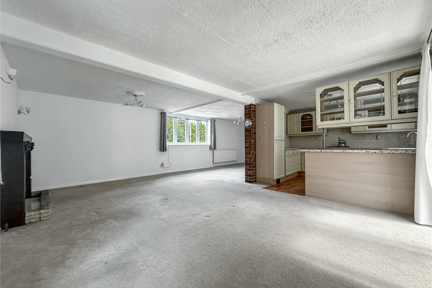 4 bedroom bungalow for sale in Rainham | Robinson Michael & Jackson