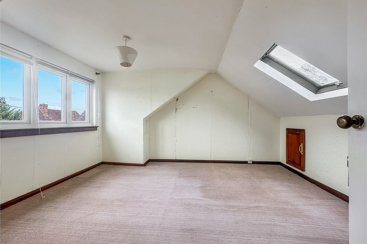 4 bedroom bungalow for sale in Rainham | Robinson Michael & Jackson