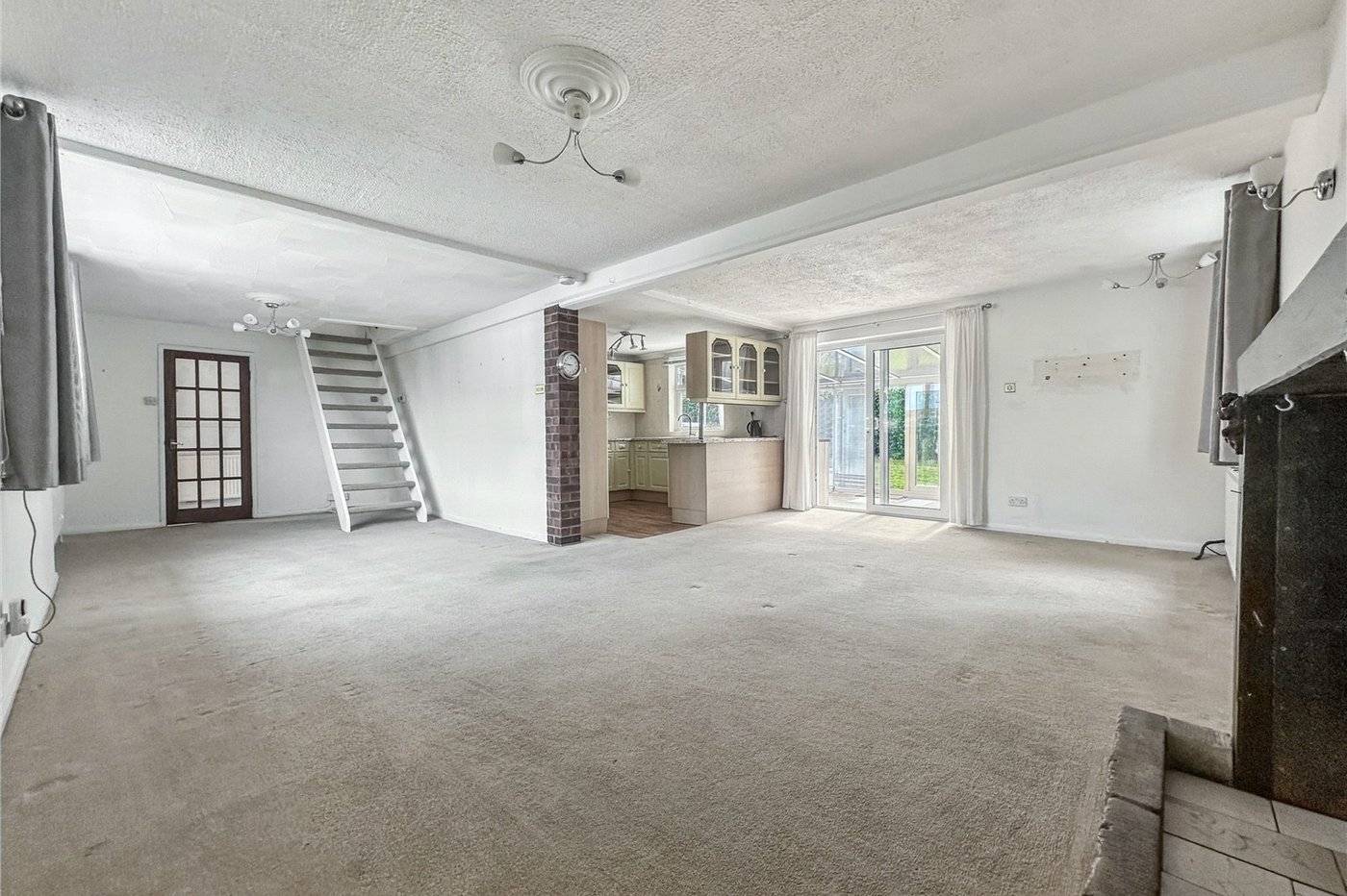 4 bedroom bungalow for sale in Rainham | Robinson Michael & Jackson