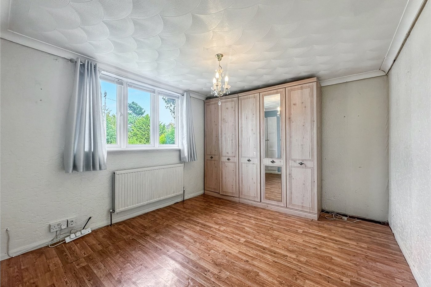 4 bedroom bungalow for sale in Rainham | Robinson Michael & Jackson