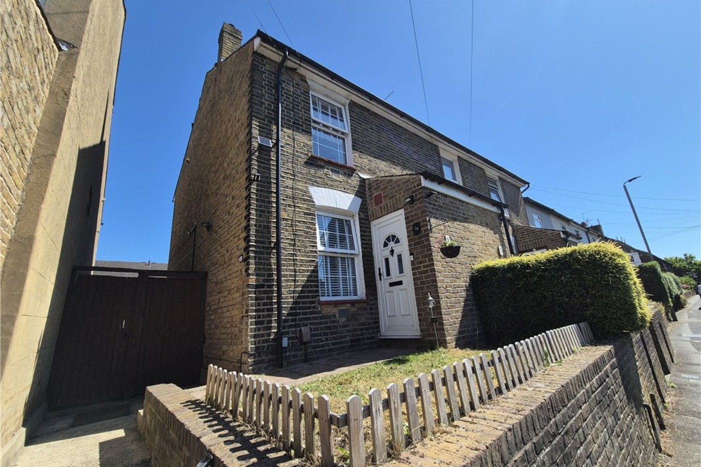 2 bedroom house for sale in Orpington | Robinson Jackson