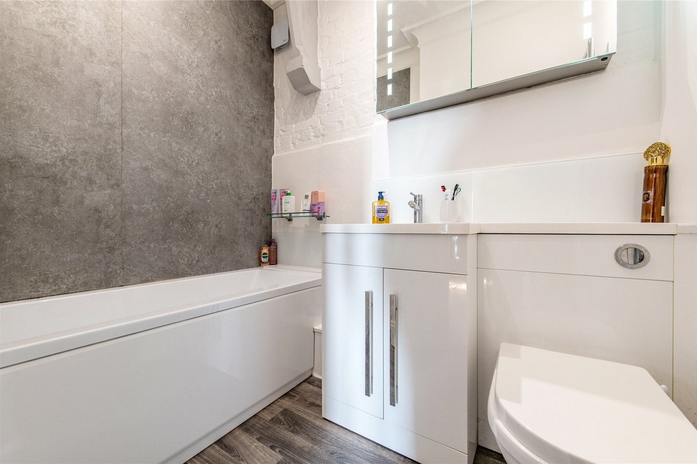 2 bedroom property for sale in Teynham | Robinson Michael & Jackson