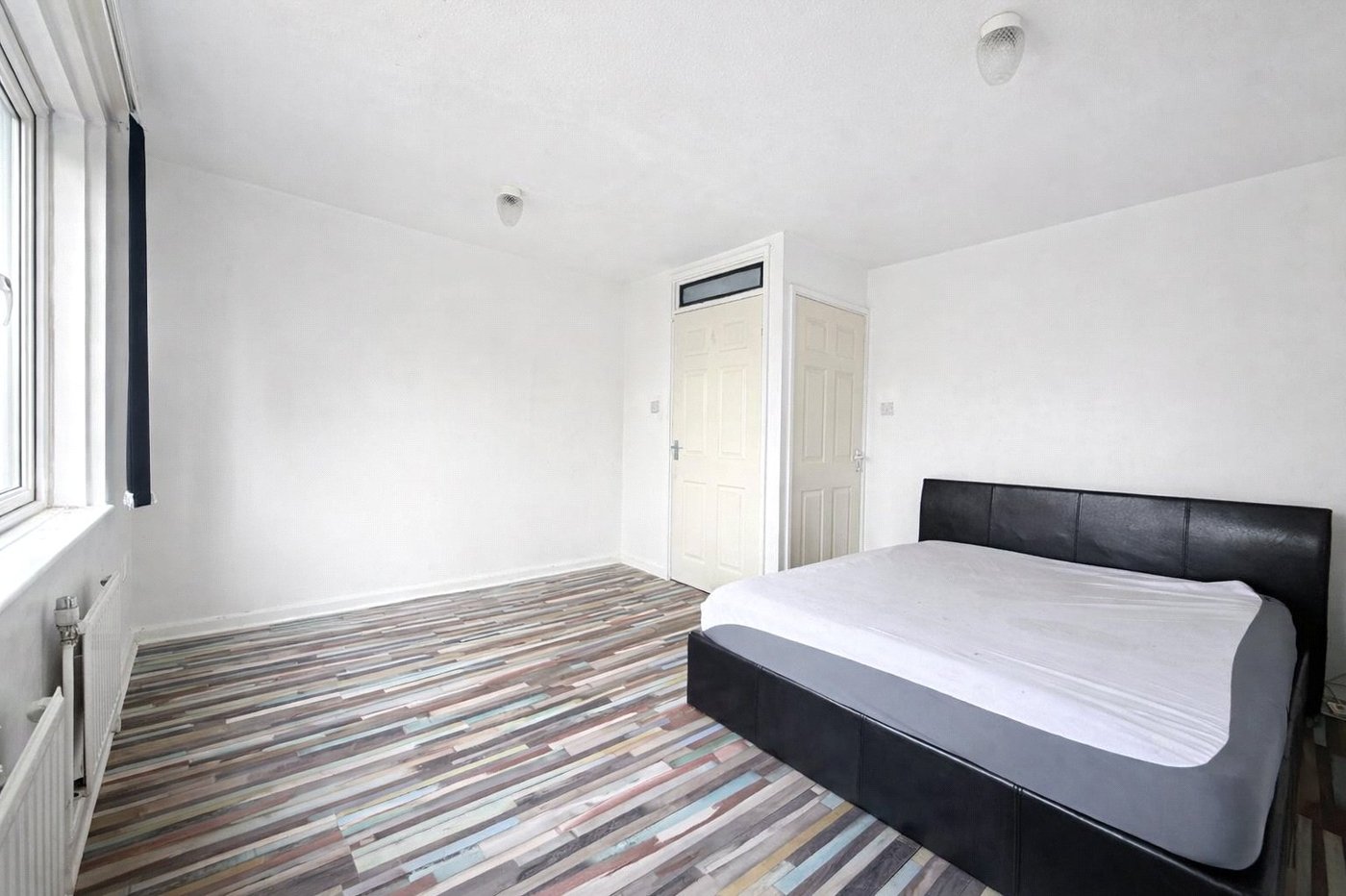 3 bedroom property for sale in London | Robinson Jackson