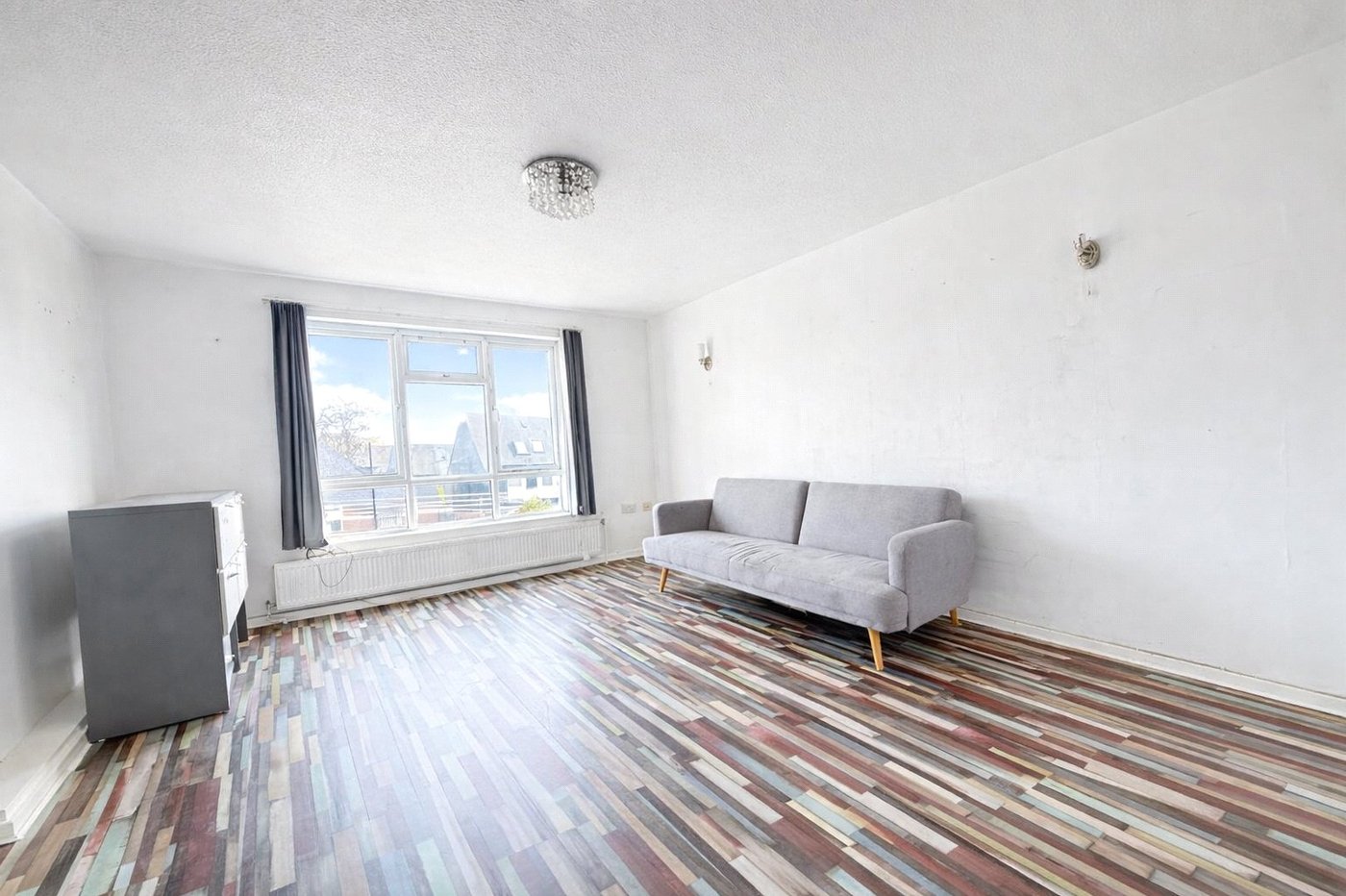 3 bedroom property for sale in London | Robinson Jackson