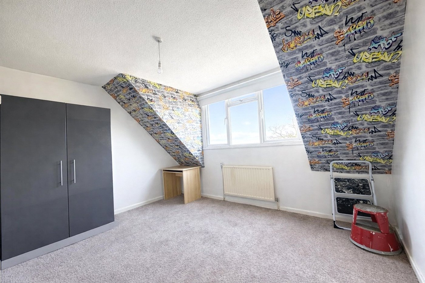 3 bedroom property for sale in London | Robinson Jackson