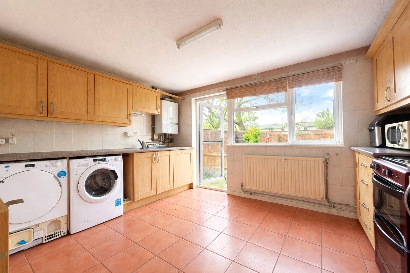 3 bedroom property for sale in London | Robinson Jackson