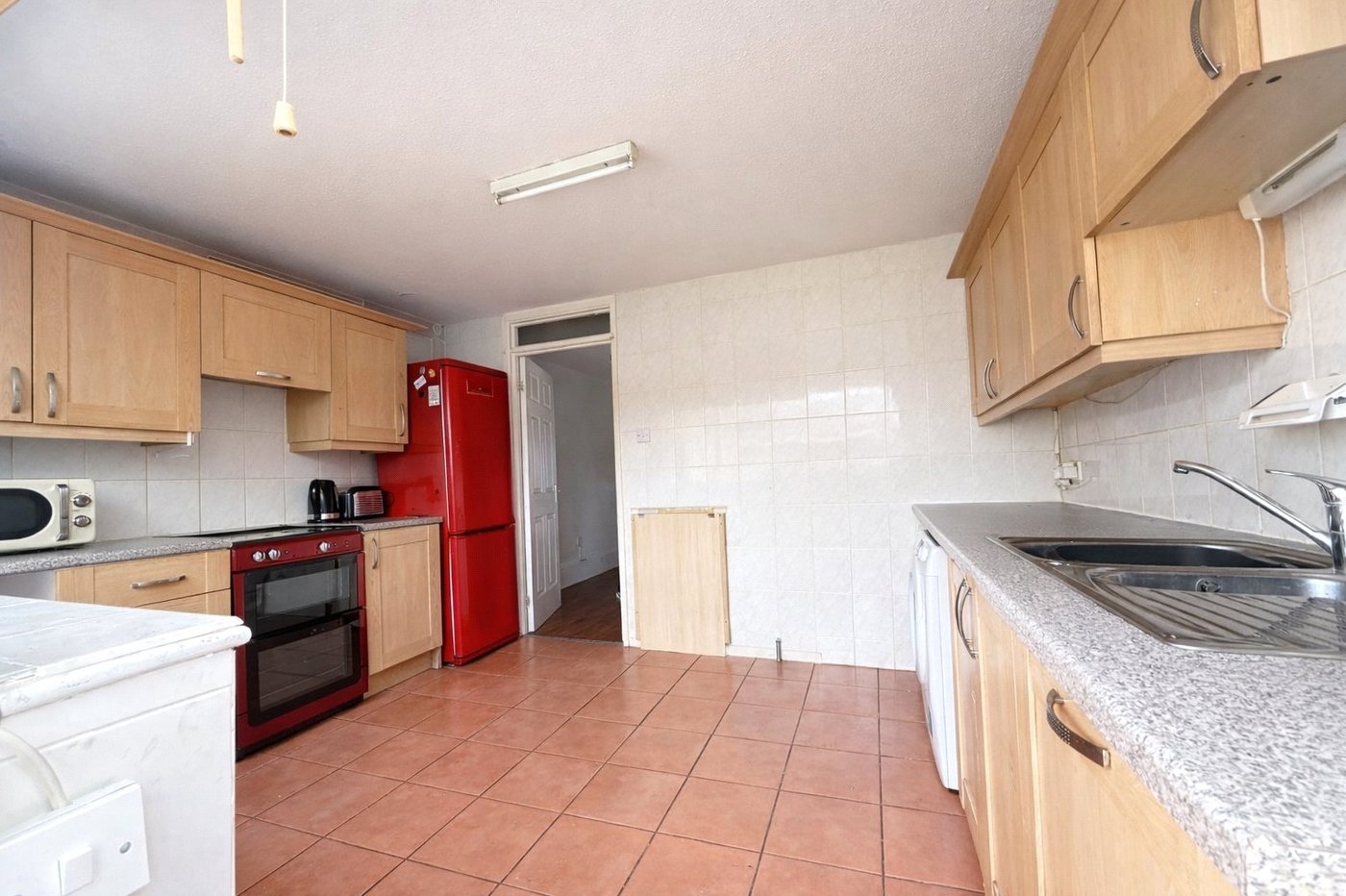 3 bedroom property for sale in London | Robinson Jackson