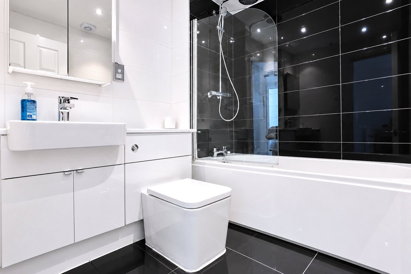 2 bedroom property for sale in Hither Green | Robinson Jackson