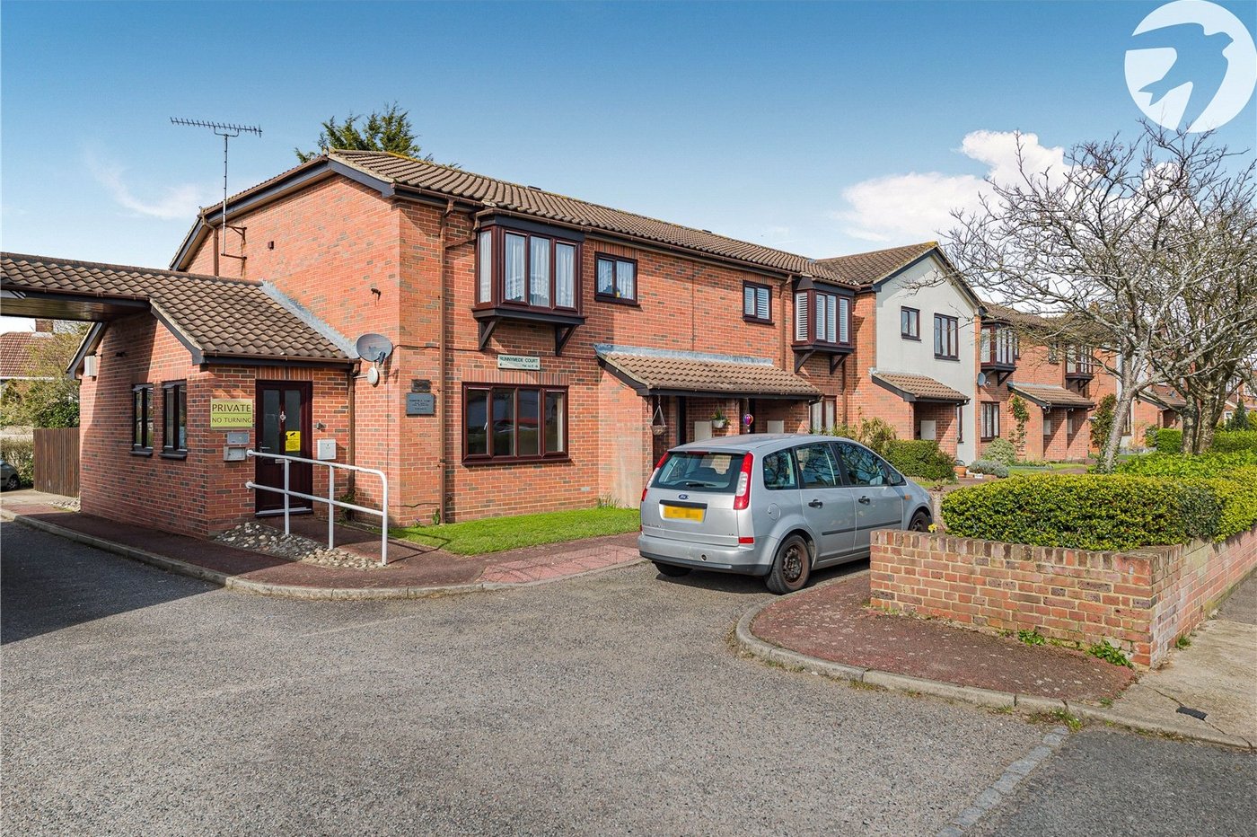 2 bedroom property for sale in Dartford | Robinson Jackson