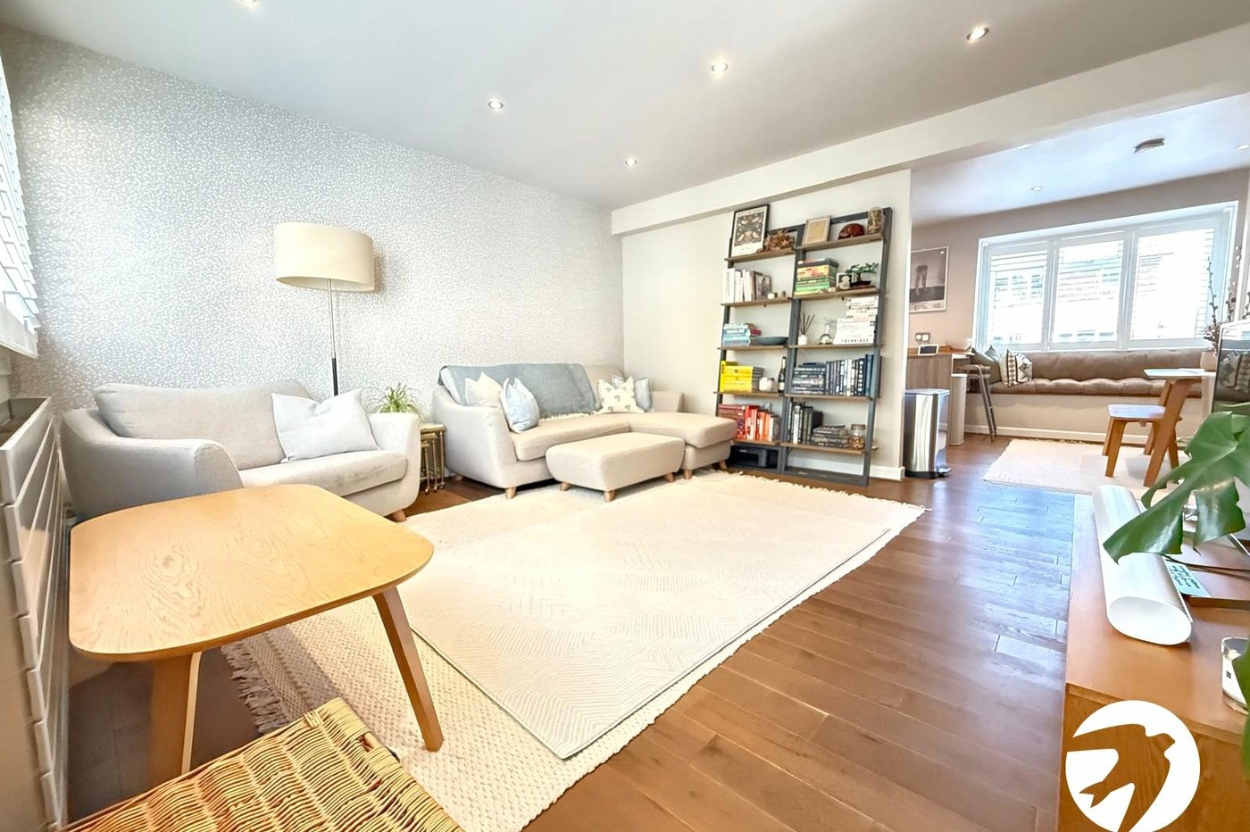 2 bedroom property for sale in London | Robinson Jackson