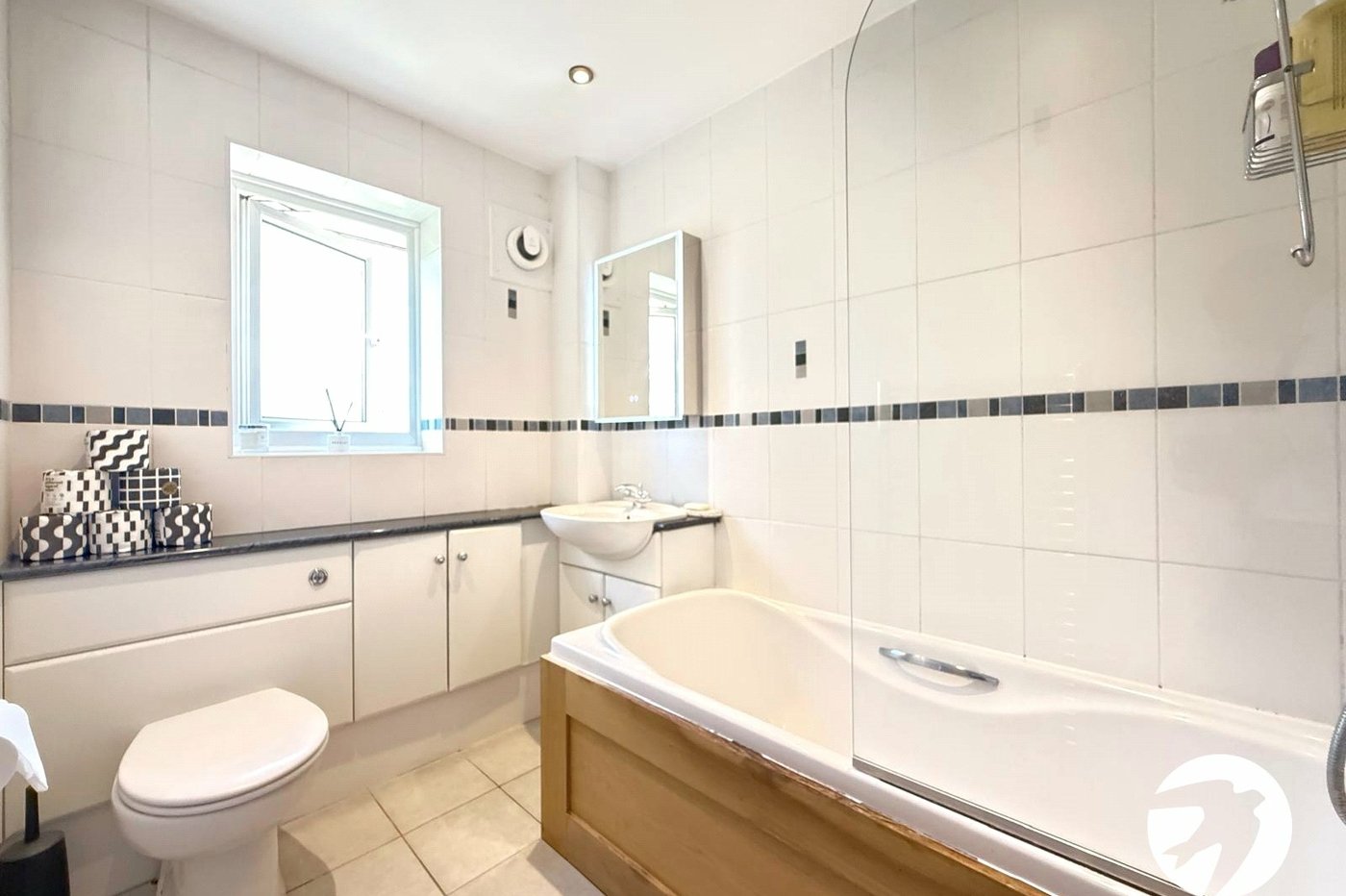2 bedroom property for sale in London | Robinson Jackson