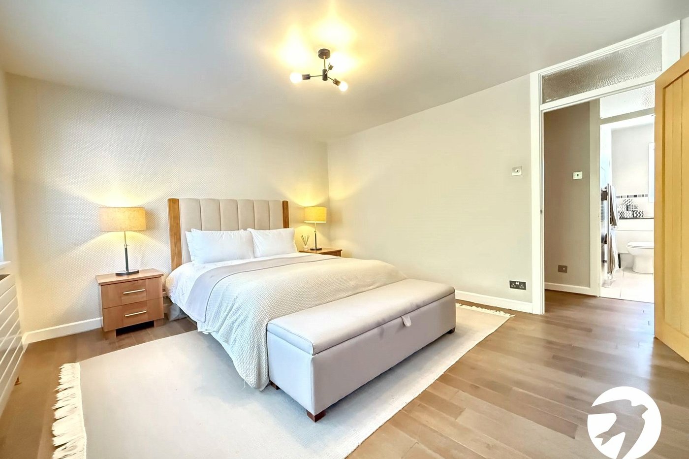 2 bedroom property for sale in London | Robinson Jackson