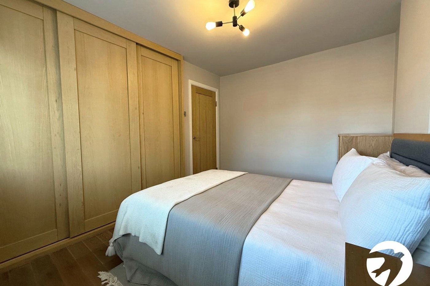 2 bedroom property for sale in London | Robinson Jackson